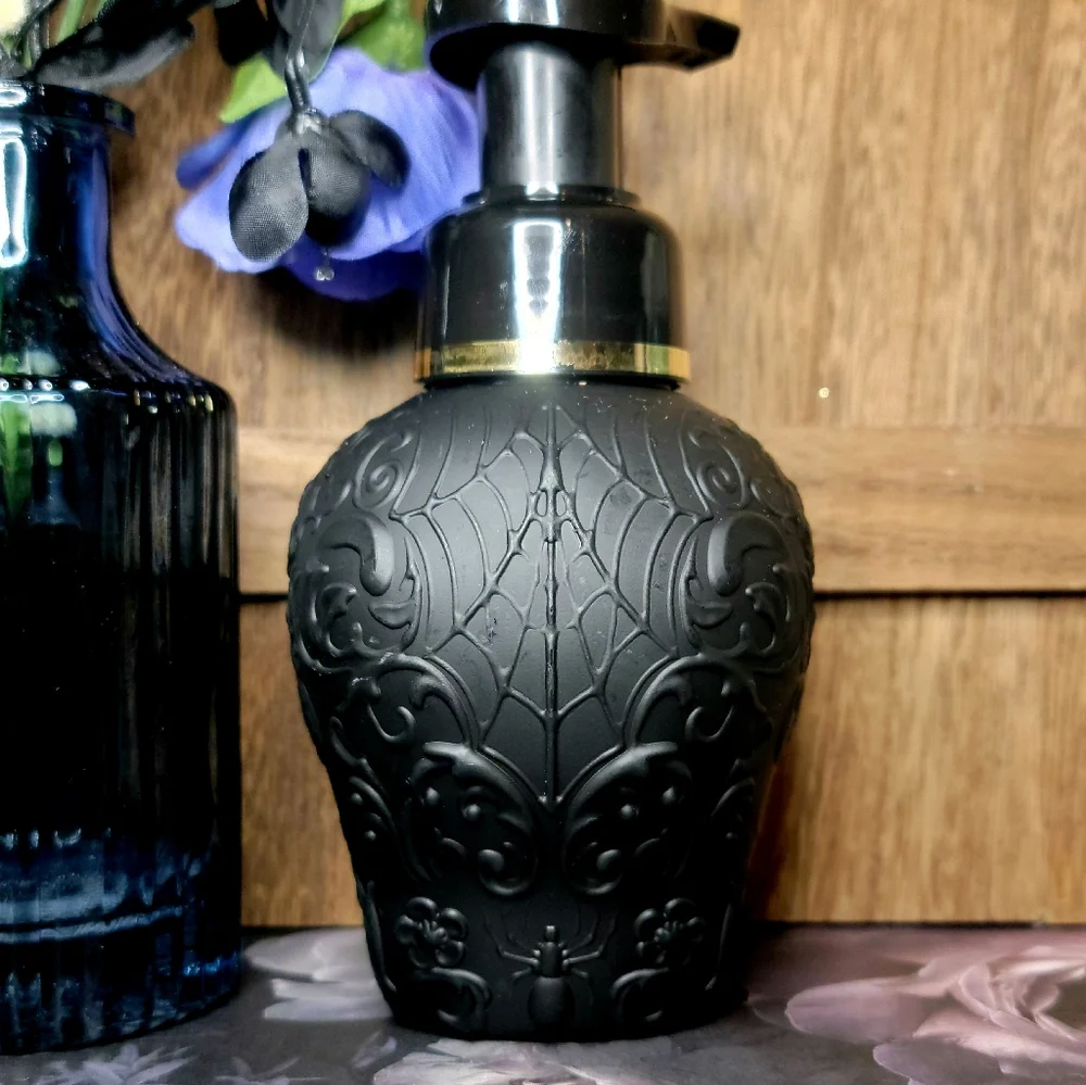 B&BW Vampire Blood Gentle  Foaming Hand Soap in Filigree Skull Soap Dispenser